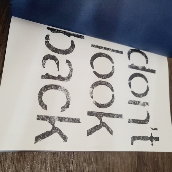 Don't Look Back by Jennifer L. Armentrout Hardcover Book - Picture 9 of 11